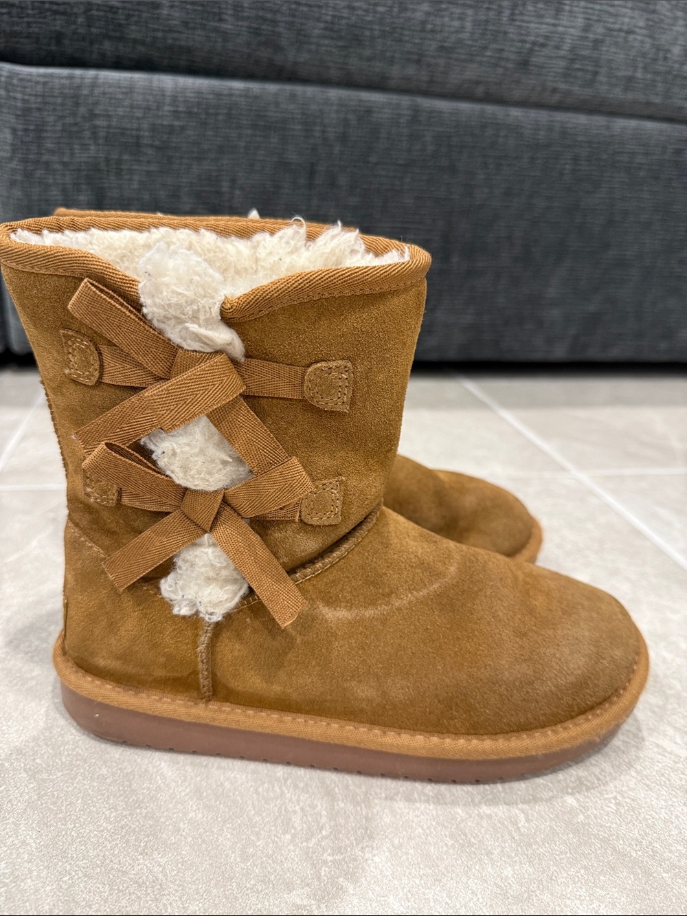 Kids Cozy Boots size 4